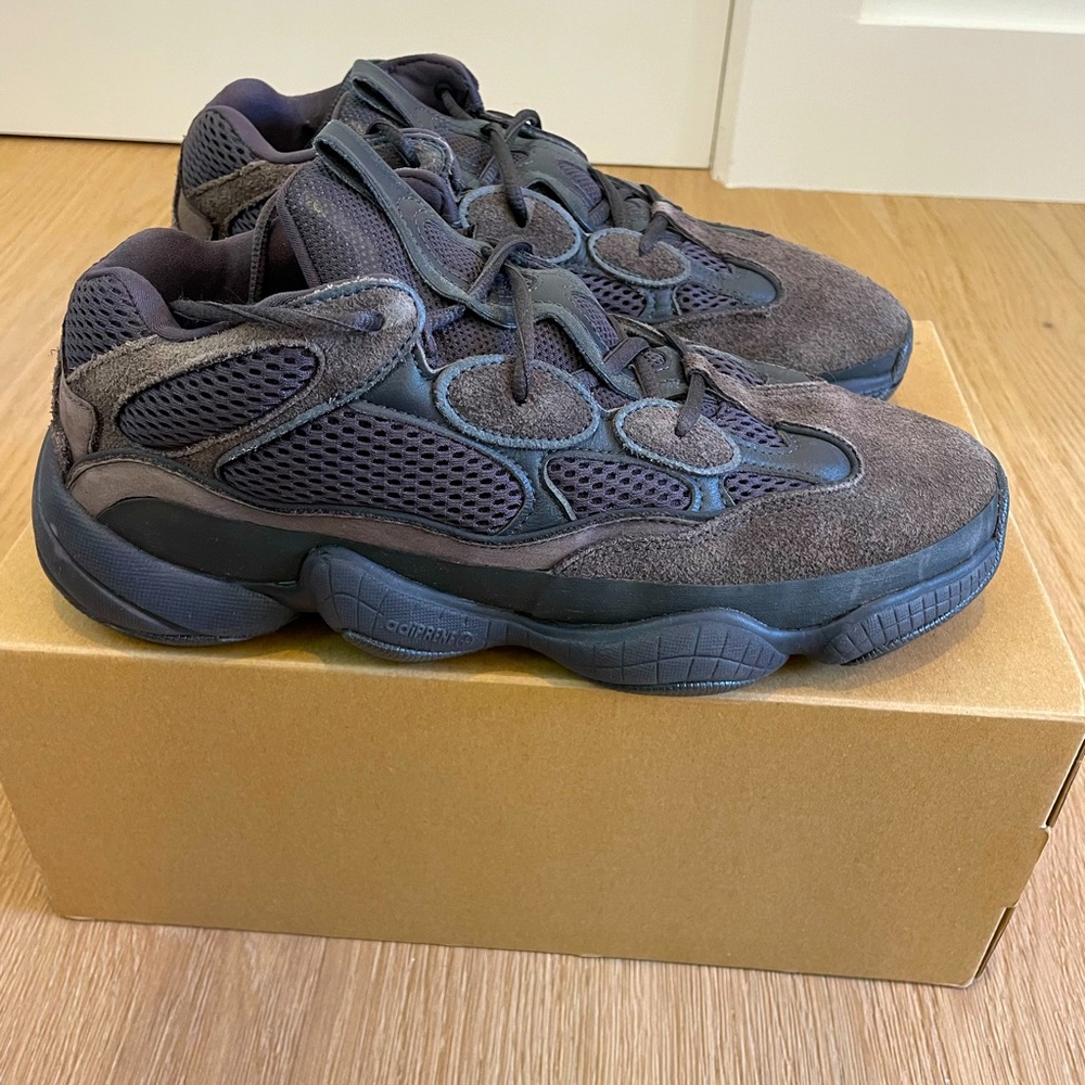 YEEZY / YEEZY 500  / FADED BLACK / MENS 9.5 USA / GREAT CONDITION